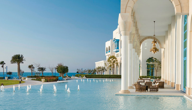 Hilton Salwa Beach Resort & Villas 10