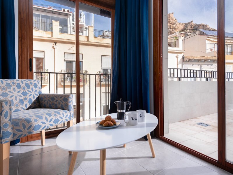 Apartamentos Quijano by Be Alicante 6