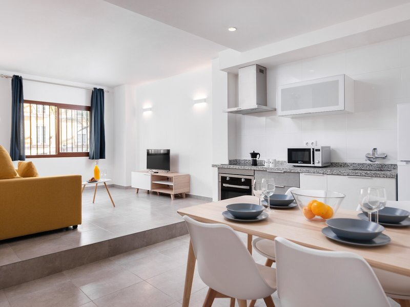 Apartamentos Quijano by Be Alicante 8