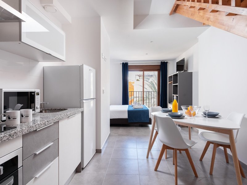 Apartamentos Quijano by Be Alicante 9