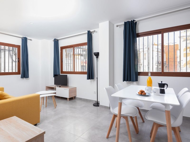 Apartamentos Quijano by Be Alicante 10