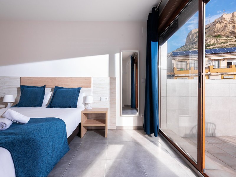 Apartamentos Quijano by Be Alicante 15