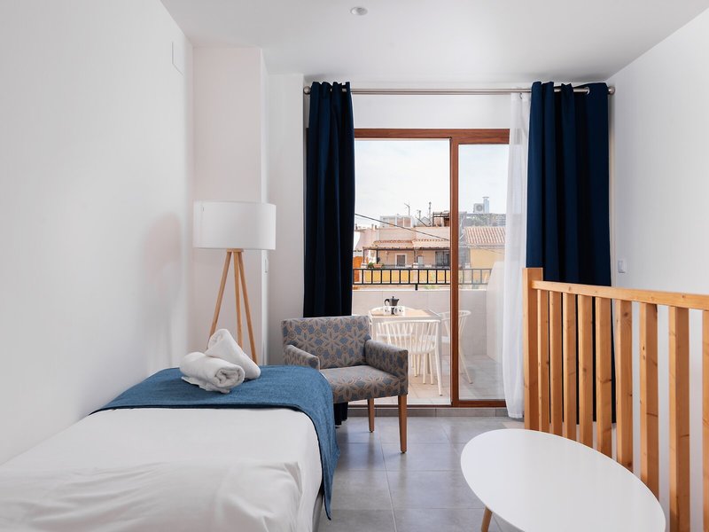 Apartamentos Quijano by Be Alicante 18