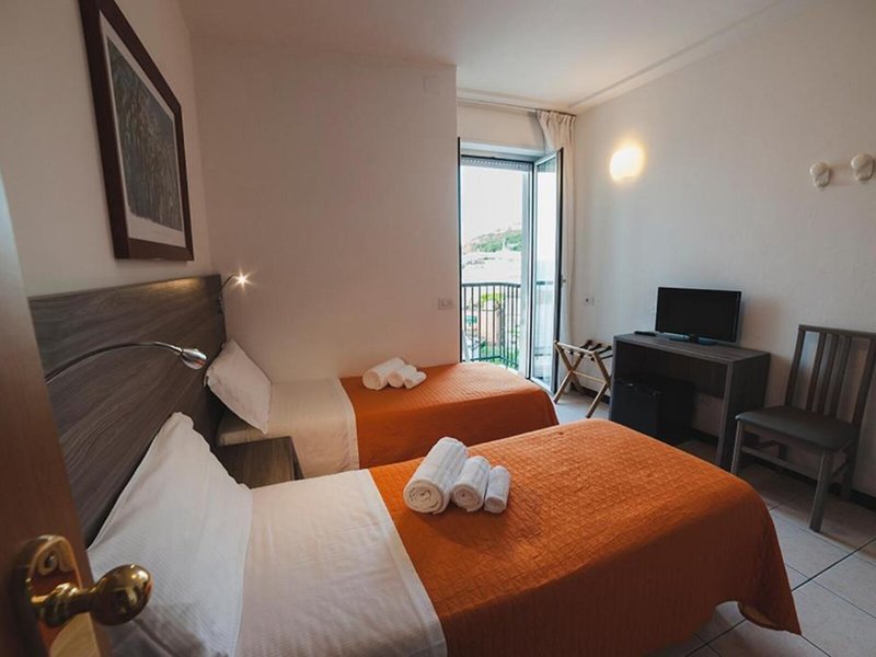 Hotel Madison 23 - Room Example
