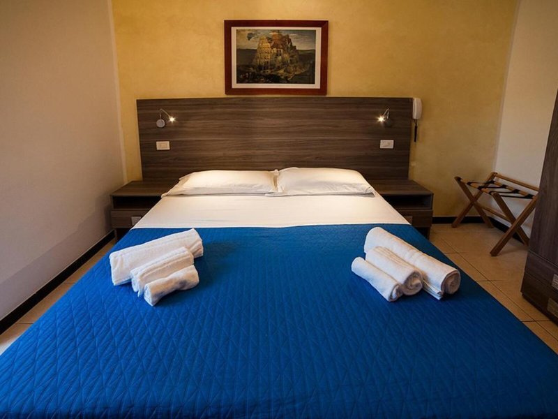 Hotel Madison 24 - Room Example