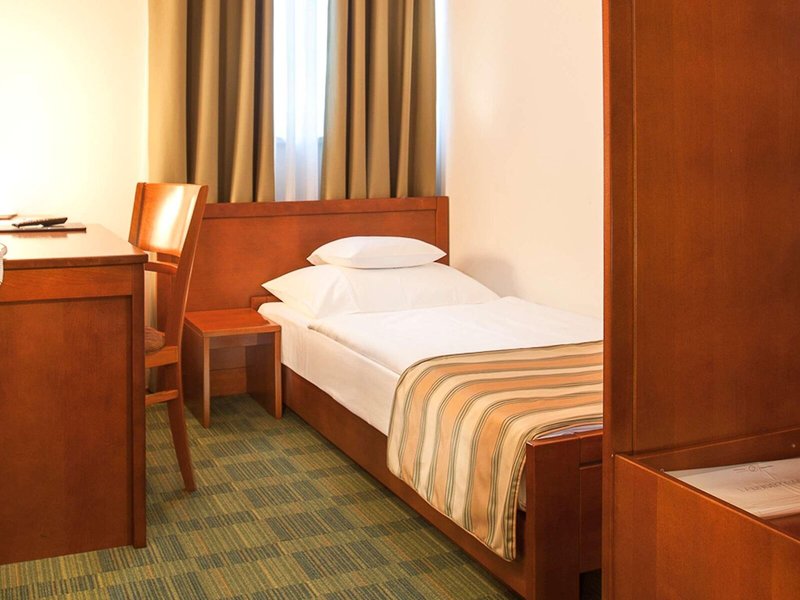 Best Western Hotel Stella 35 - Room Example