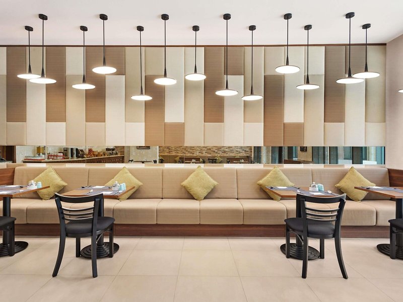 ibis Styles Dubai Gold District 7