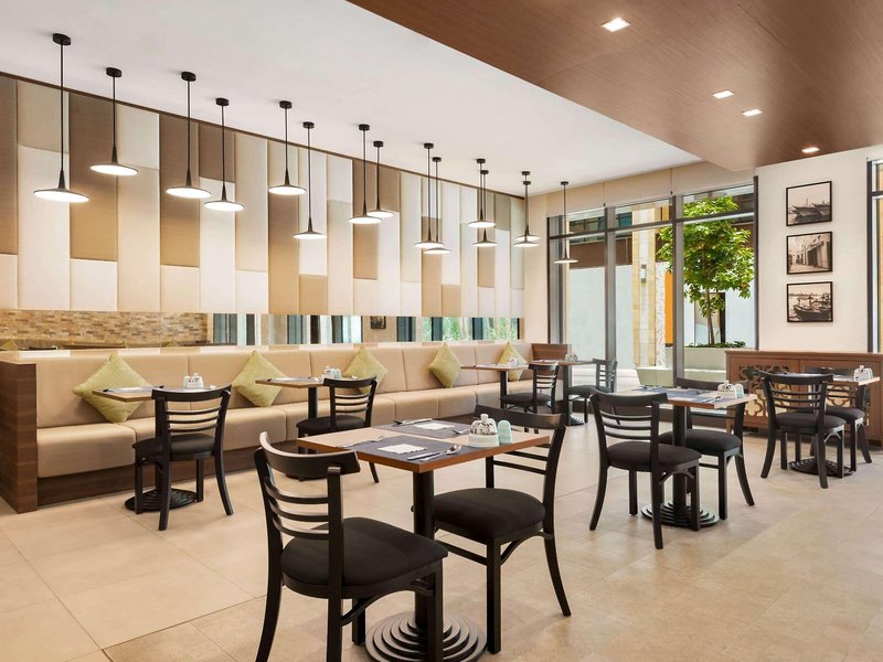 ibis Styles Dubai Gold District 13
