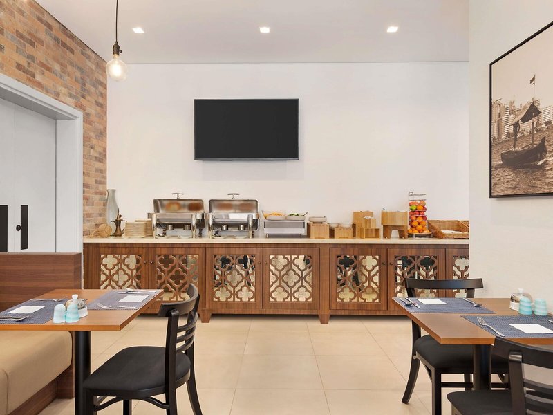 ibis Styles Dubai Gold District 20