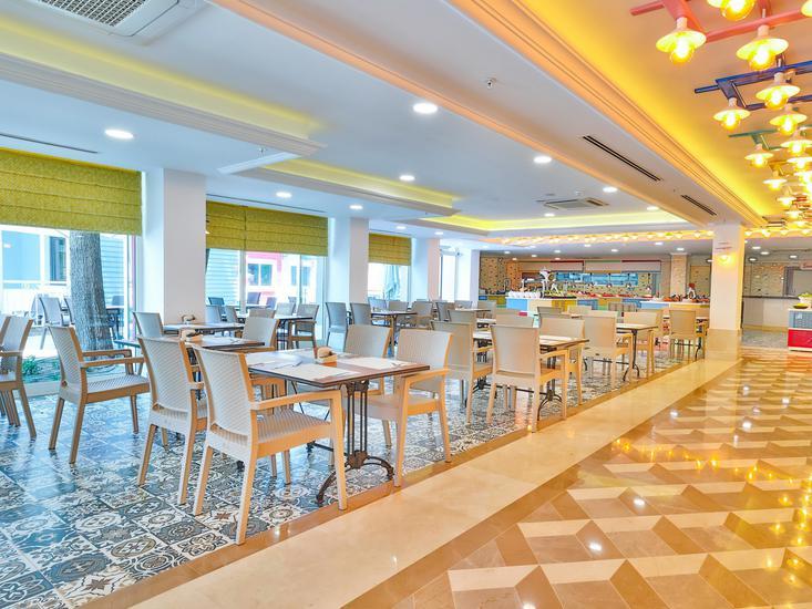 Crystal Club World of Colours 3