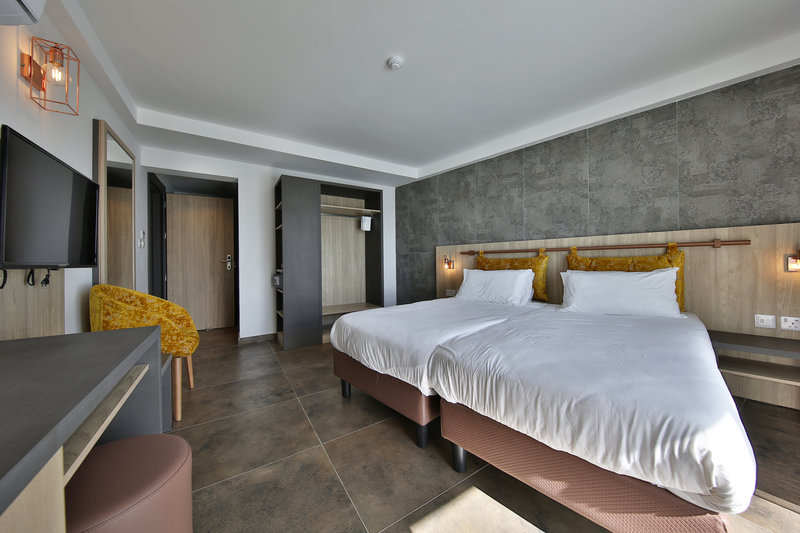 Ivy Hotel 8