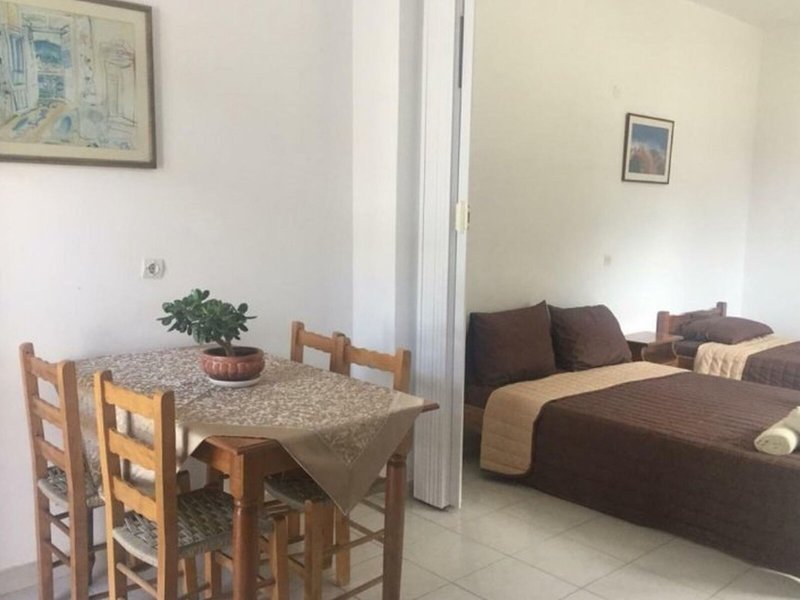 Akrogiali Studios Poros 11