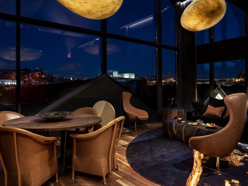 The Lodge Wine & Business Hotel 8