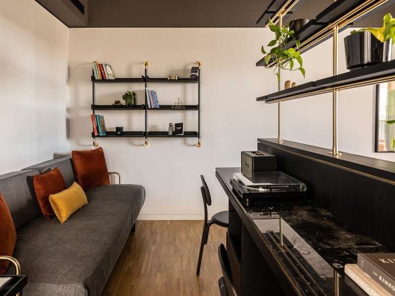 The Modernist Athens 15 - Room Example