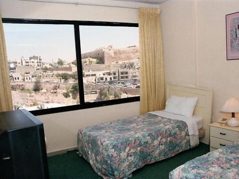 The Signature Hotel 11