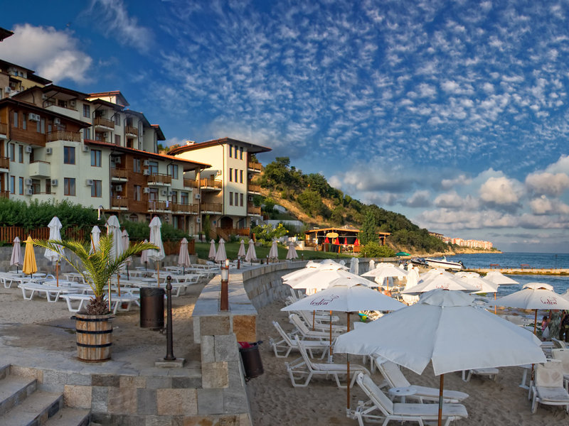 Garden of Eden Hotel & Apartments 1 - Exterior