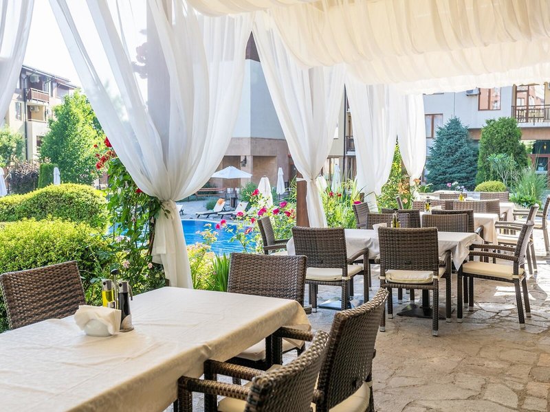 Garden of Eden Hotel & Apartments 26 - Restaurant