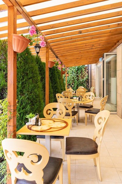 Garden of Eden Hotel & Apartments 35 - Restaurant
