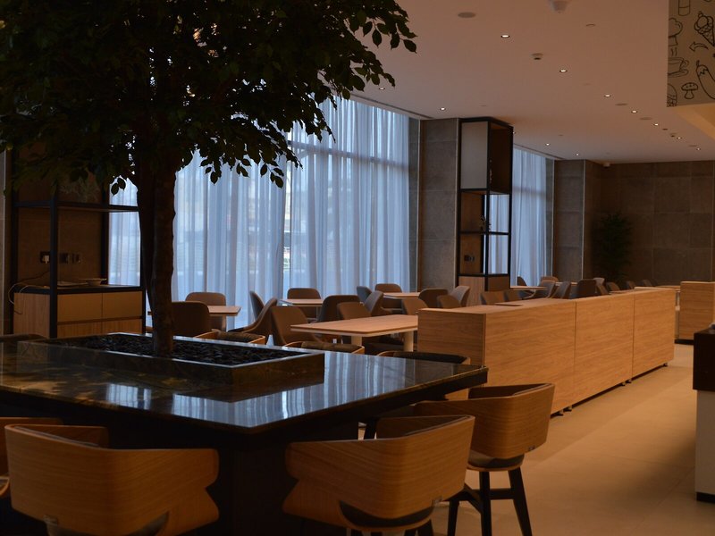 Beach Walk Hotel 6