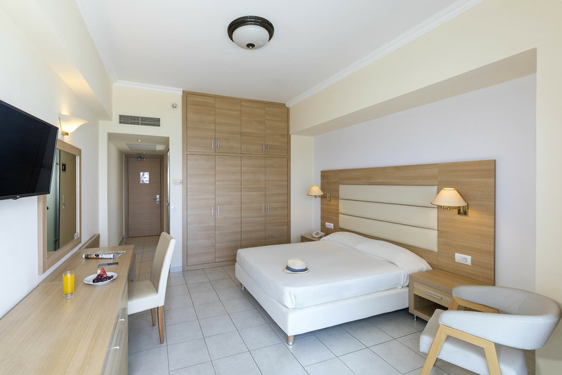 Belair Beach Hotel 8