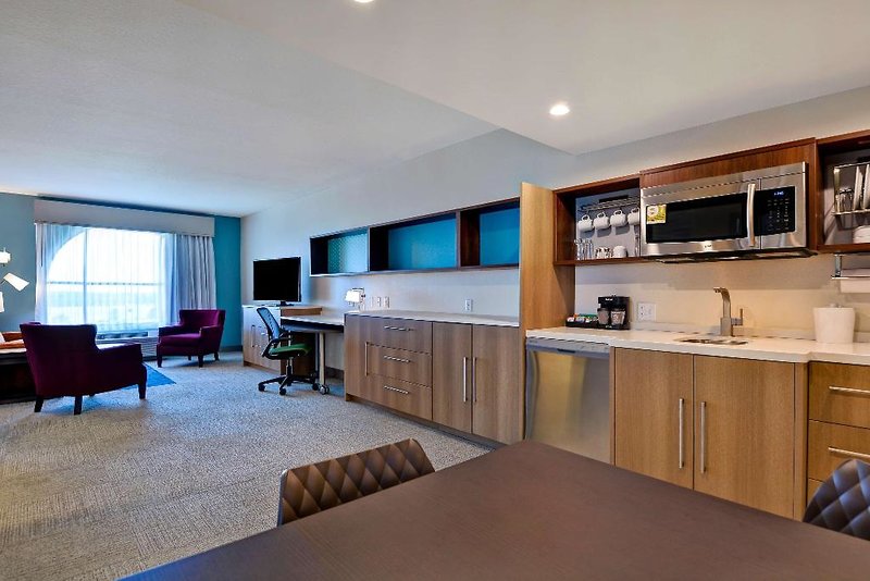 Home2 Suites by Hilton Orlando at  FLAMINGO CROSSINGS Town Center