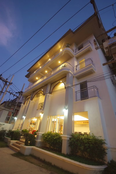 First Bungalow Beach Resort 8