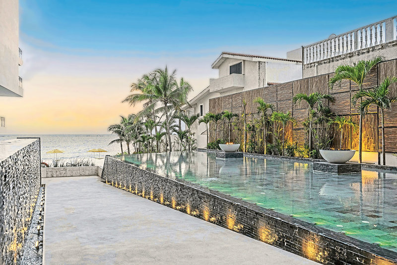 The Fives Oceanfront 9