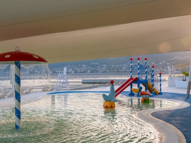 Hilton Rijeka Costabella Beach Resort & Spa 10