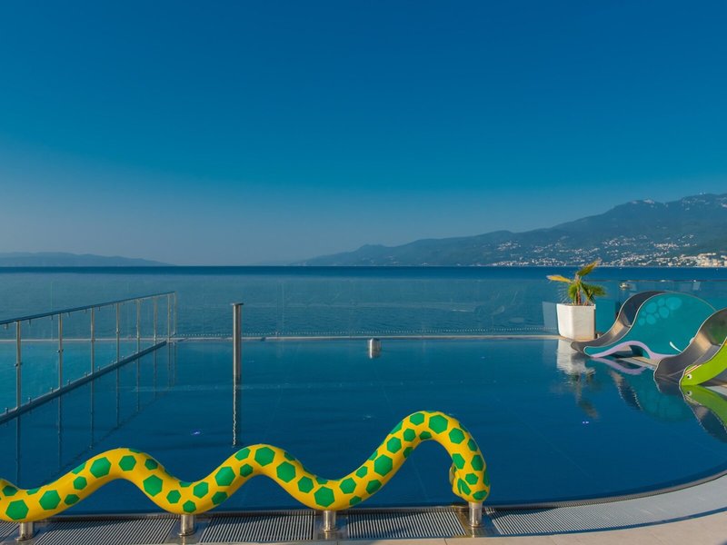 Hilton Rijeka Costabella Beach Resort & Spa 11