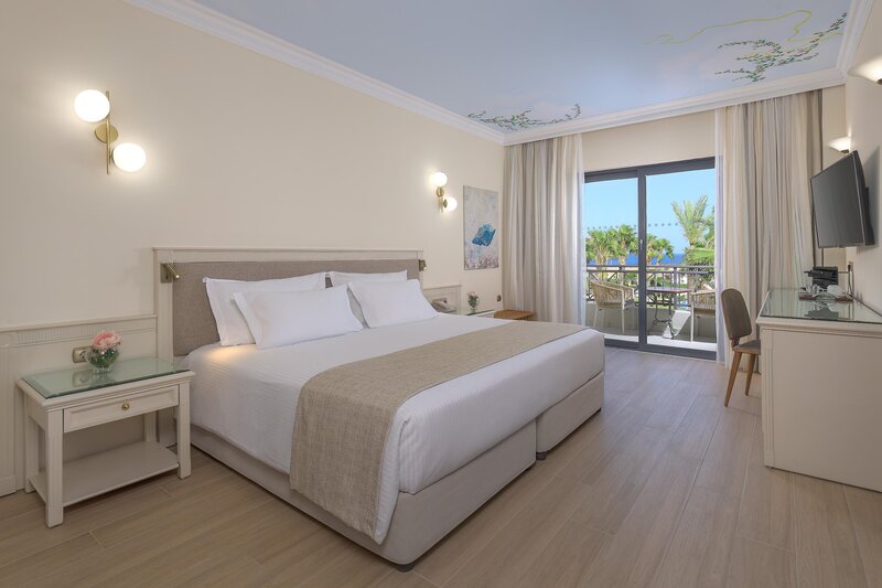 Atrium Palace 11