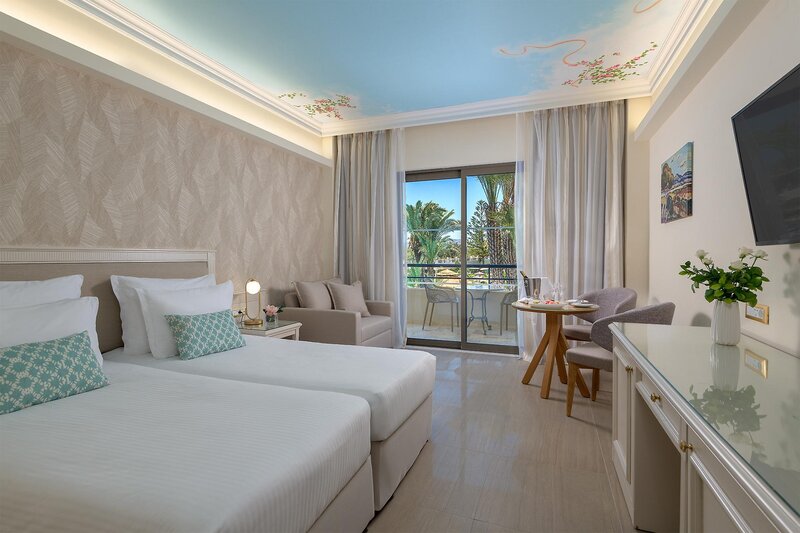Atrium Palace 13