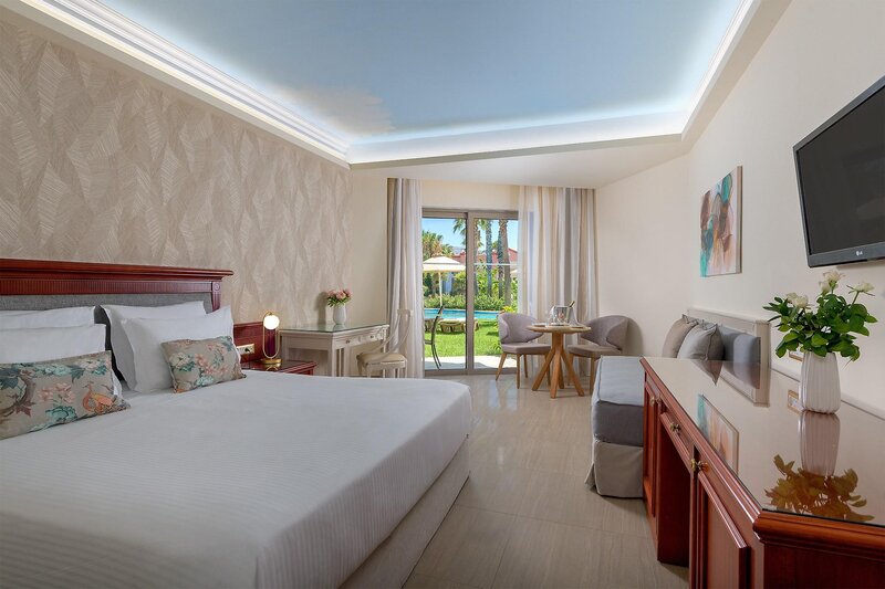 Atrium Palace 28