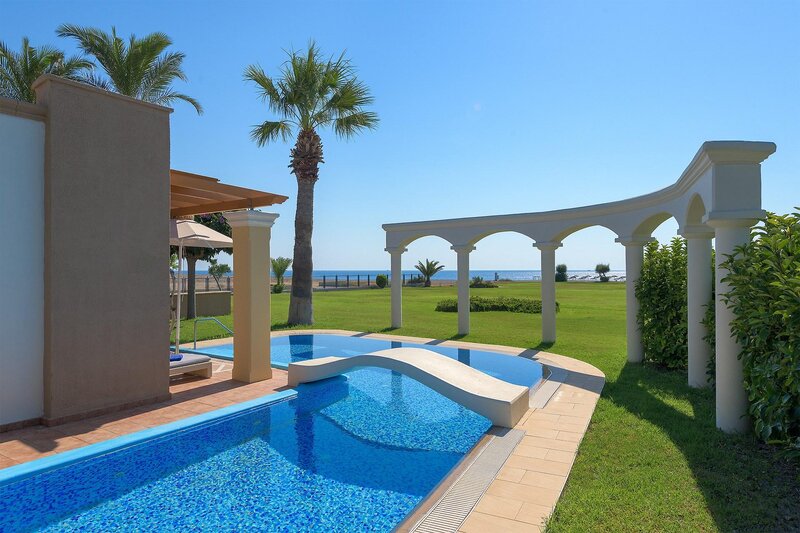 Atrium Palace 37