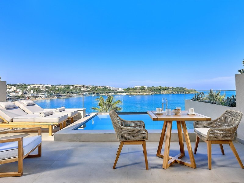 Castello Infinity Suites 1