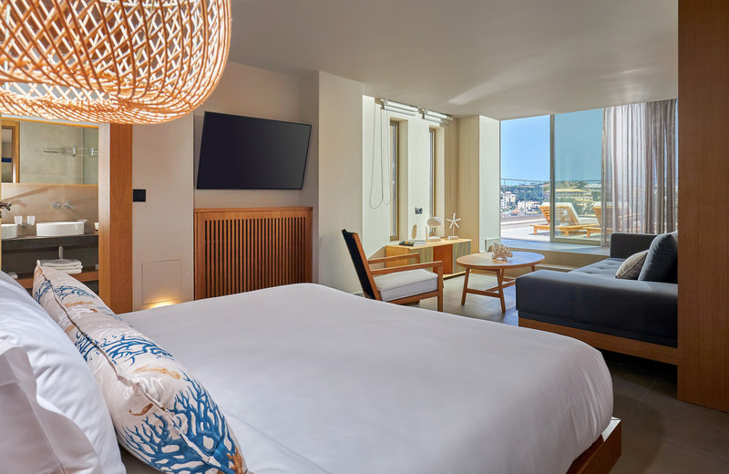Castello Infinity Suites 8