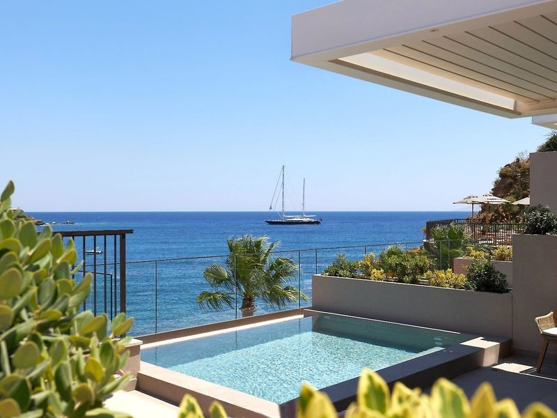 Castello Infinity Suites 11