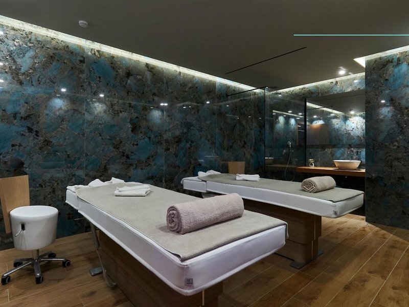 Castello Infinity Suites 13
