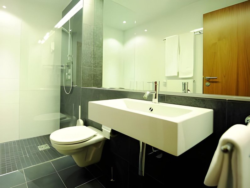 HEINHOTEL vienna airport 5
