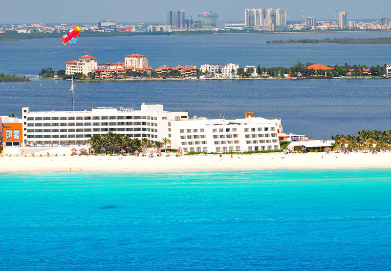 Flamingo Cancun Resort 1