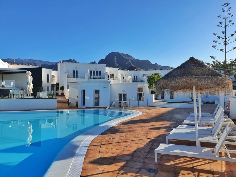 Flamingo Beach Mate 1