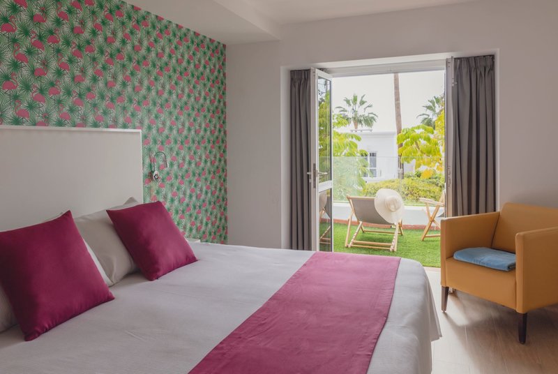 Flamingo Beach Mate 10