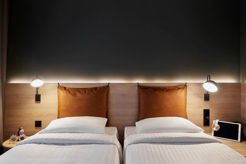 Moxy Edinburgh Fountainbridge 2 - Room Example