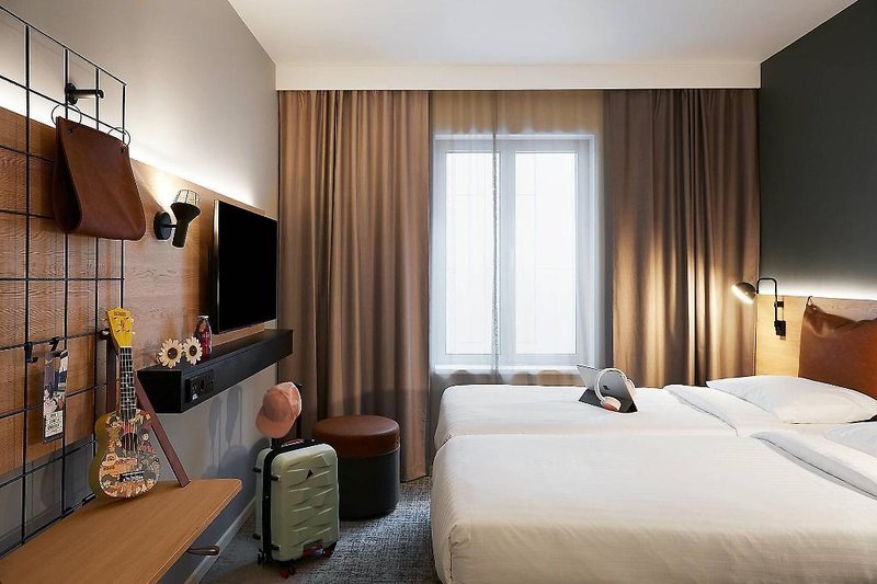 Moxy Edinburgh Fountainbridge 3 - Room Example