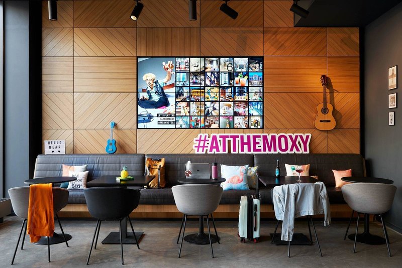 Moxy Edinburgh Fountainbridge 3 - Bar