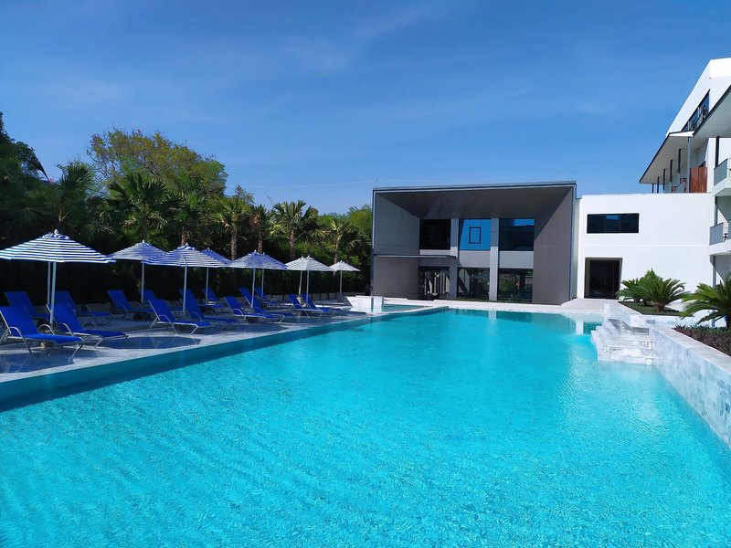 Seabed Grand Hotel Phuket 1