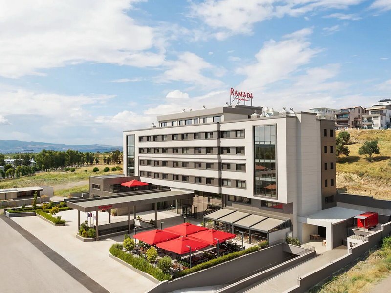 Ramada by Wyndham Izmir Aliaga 3