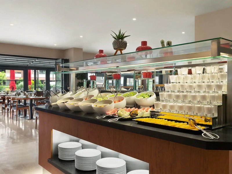 Ramada by Wyndham Izmir Aliaga 9
