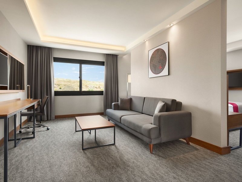 Ramada by Wyndham Izmir Aliaga 24