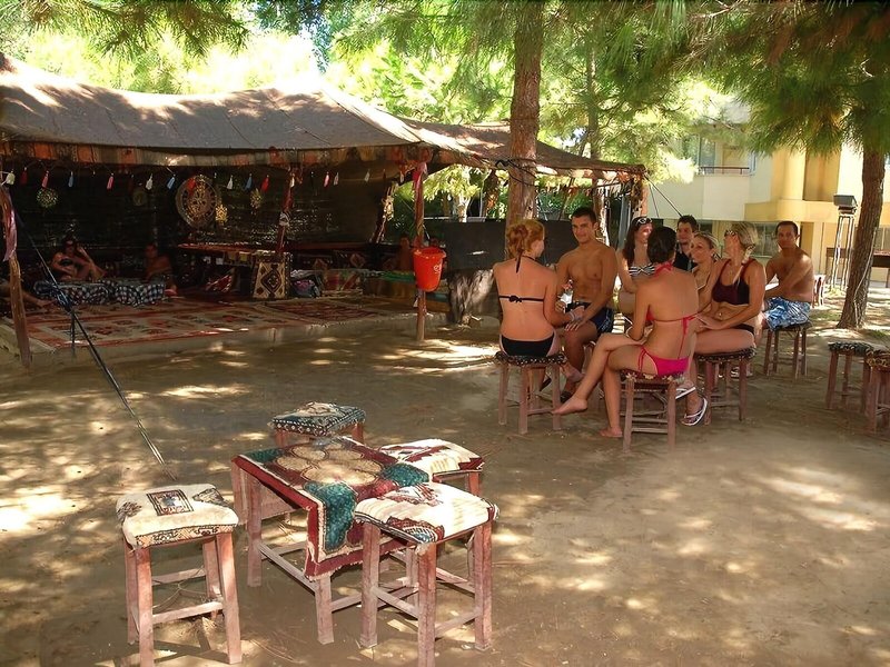 Flora Suites Hotel 4