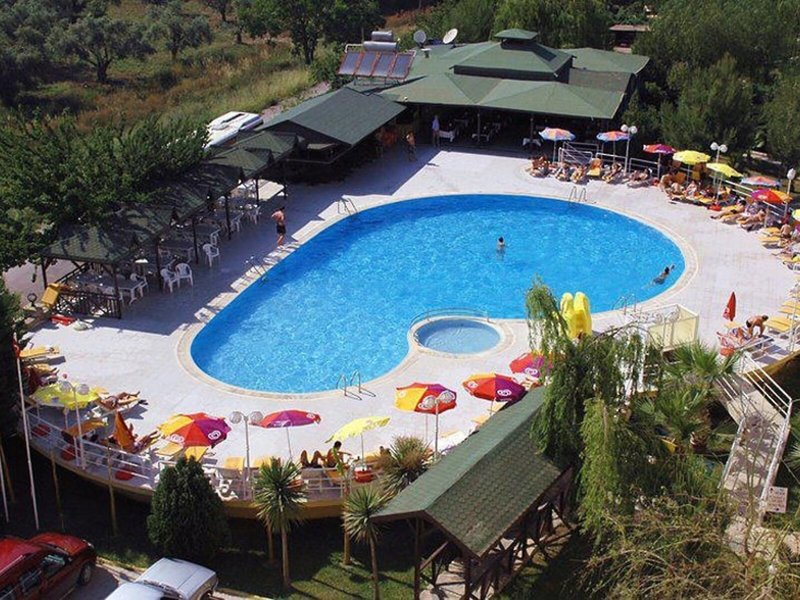 Flora Suites Hotel 7